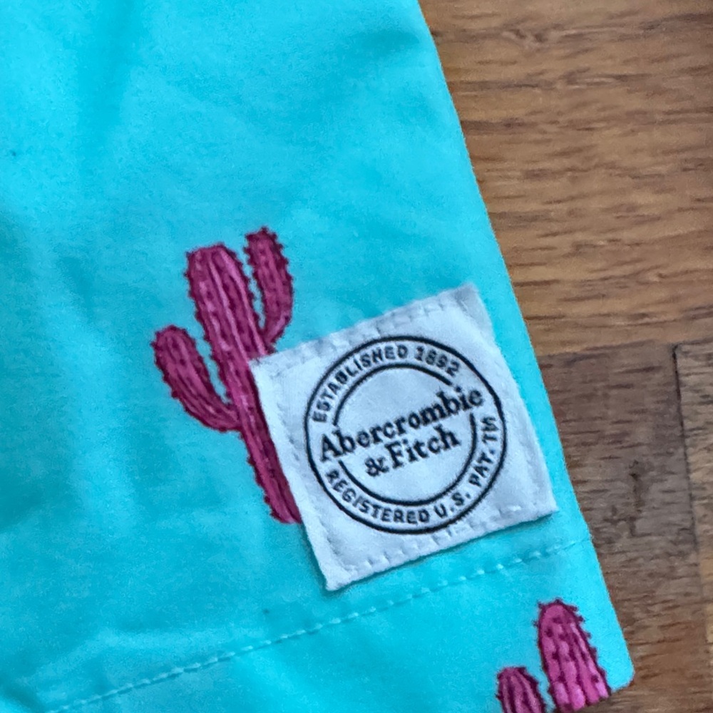 Abercrombie Kids Boys Swim Shorts - Lot of 4 (Flamingo, Cactus, Palm Patterns) - Picture 5 of 7